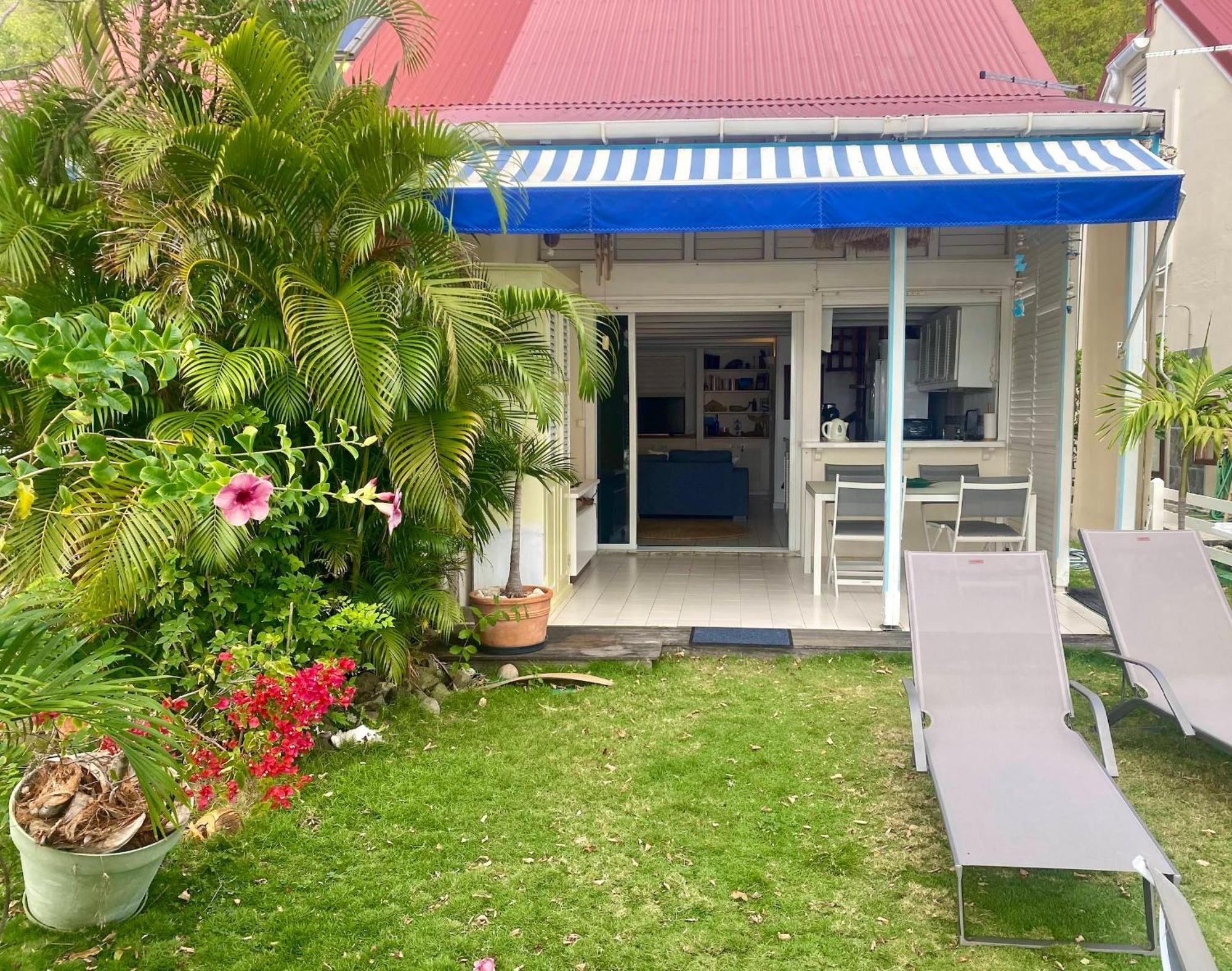 Bungalow Anolis Face A La Mer A 2 Min De La Plage. Terre-De-Haut Exterior photo